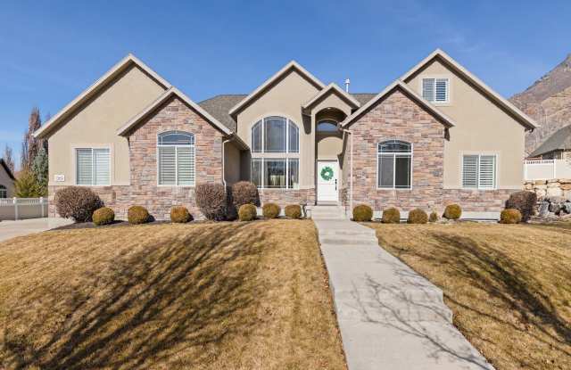 1369 East 320 North photos photos