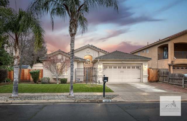 Stunning Home in Northeast Fresno! - 9424 North Sierra Vista Avenue, Fresno, CA 93720