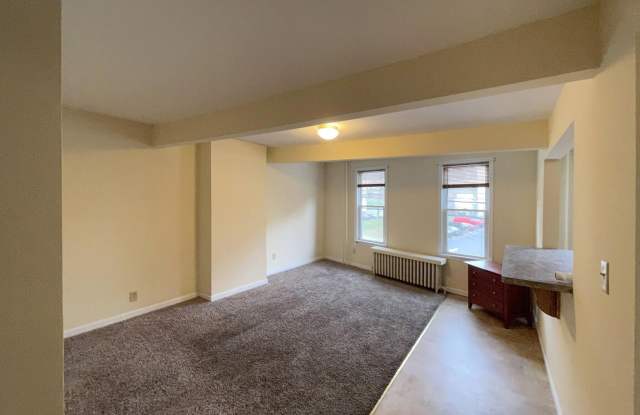 315 LAUREL Boulevard photos photos