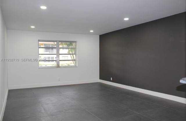 5140 SW 40th Ave Gallery 3