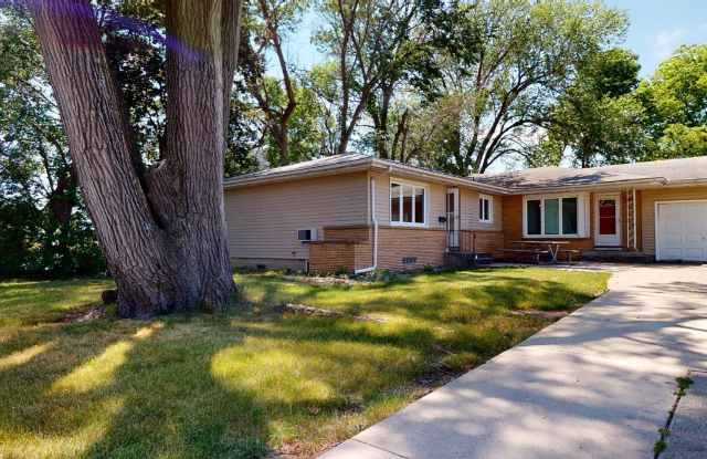 Great Duplex on Campus - Available August 1st photos photos Great Duplex on Campus - Available August 1st photos photos