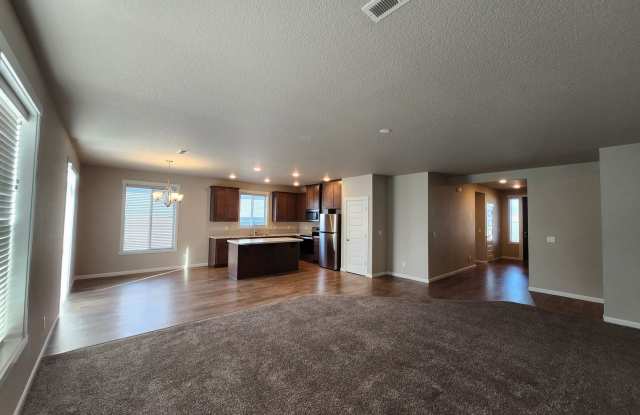 West Richland Contemporary Style Living! Gallery 4