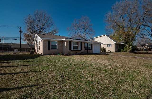 605 Bluebonnet Lane Gallery 2