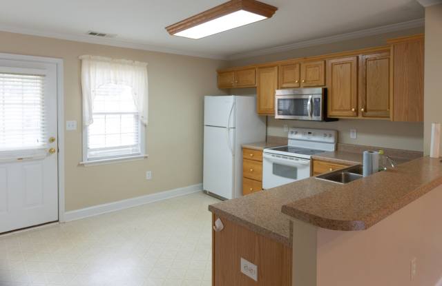 2 Bedroom Townhome off Atlanta Hwy! photos photos