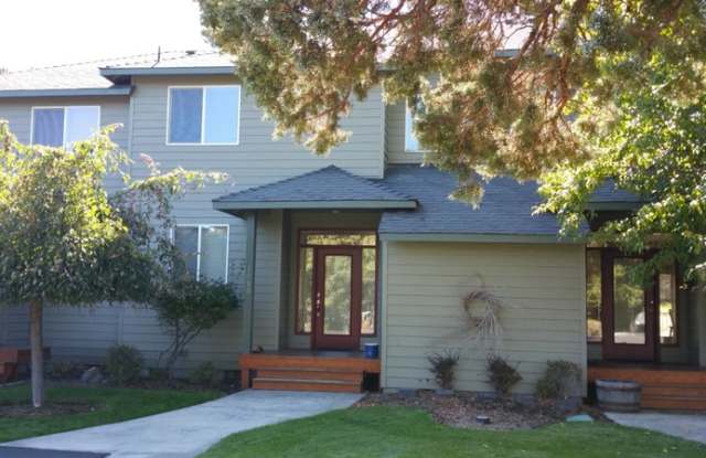 1085 Golden Pheasant Dr photos photos