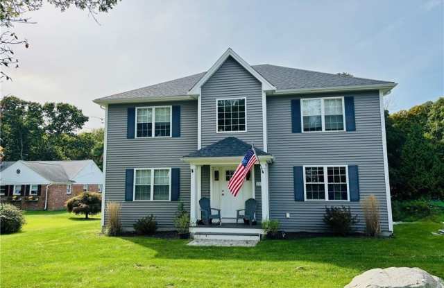 215 Metacom Avenue photos photos