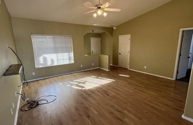 2557 Palisades Dr Gallery 4
