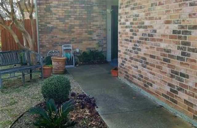 2304 Maplewood Trail Gallery 3