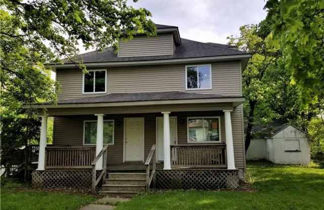 Coming Soon! Spacious & Inviting Home in Pontiac Gallery 1