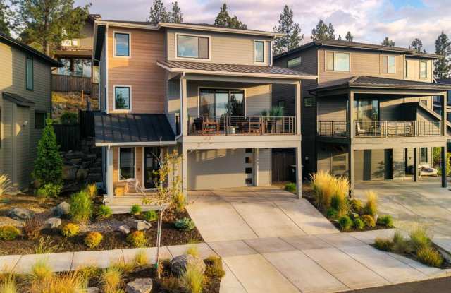 4 Bedroom 2.5 Bath Mountain Views Fully Furnished-Utilities Included Gallery 1