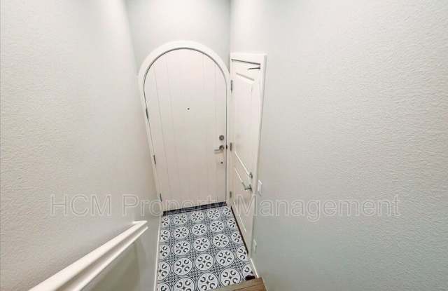 303 Limestone Gallery 4