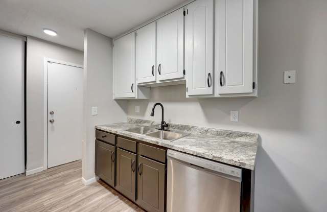 Royal Oaks Apts. Gallery 4