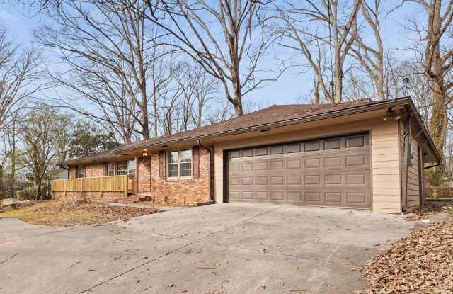388 Tall Oaks Drive Northeast Gallery 2