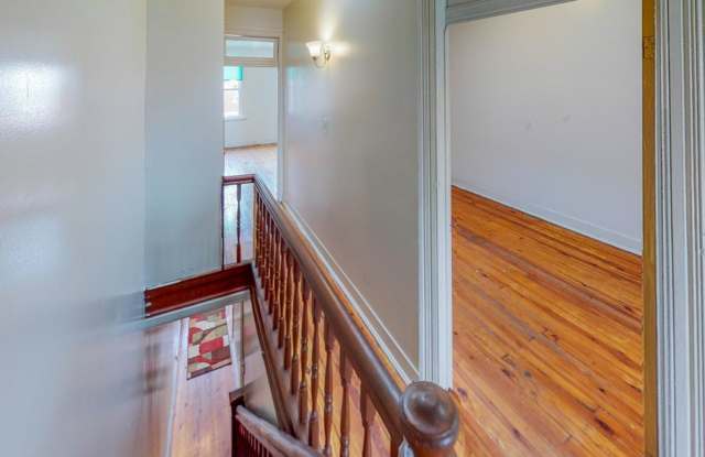 Wonderful Row Home on a Quiet Street photos photos Wonderful Row Home on a Quiet Street photos photos