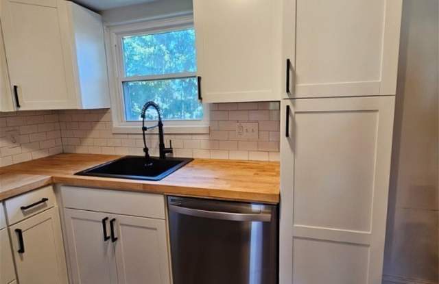 77 Greencrest Terrace Gallery 3