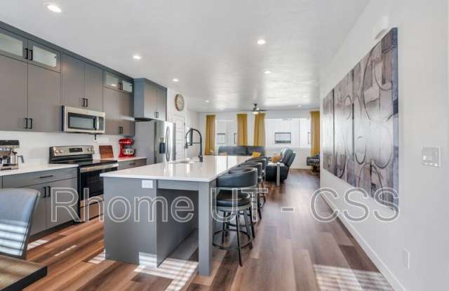 539 S 1040 W photos photos