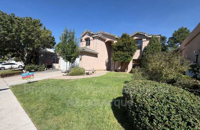 6517 Glen Oak NE Gallery 2