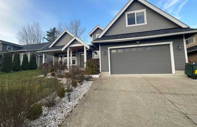4 Bed, 2.25 Bath Home with Solar System and Fenced Backyard photos photos