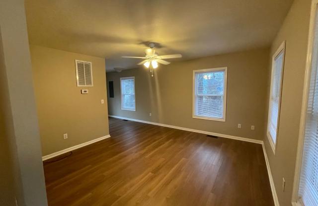 3-bedroom, 1.5-bathroom House for Rent in Roanoke Village - Manteo Gallery 3