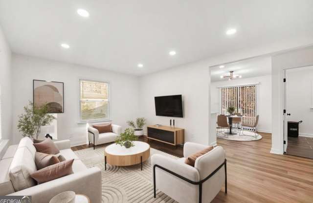 578 Alfred Road NW Gallery 2