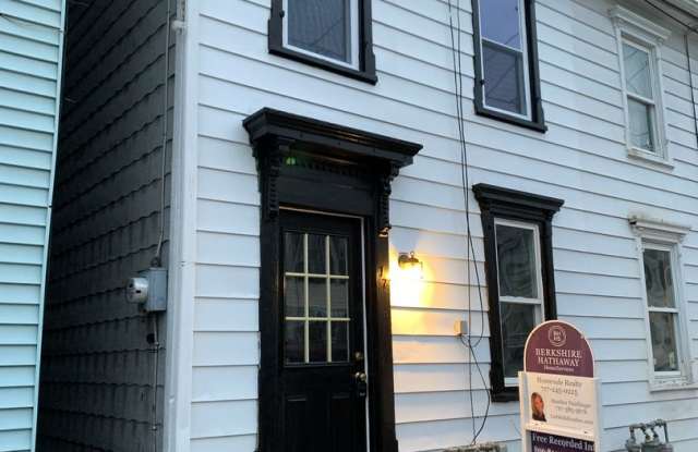 Newly Renovated 2 Bedroom with a walk-through Home in Carlisle photos photos