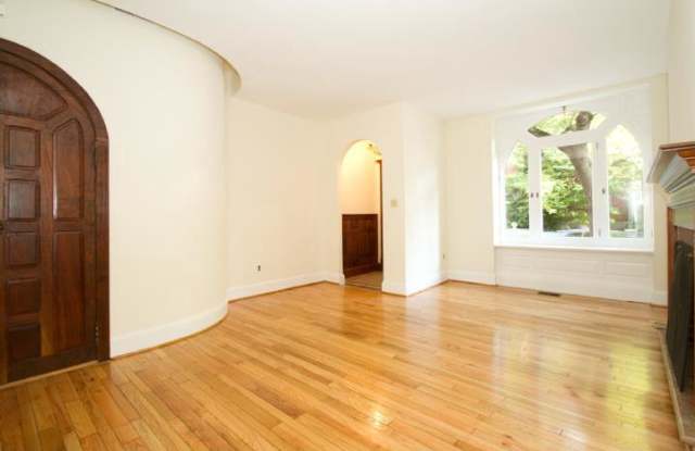 919 SPRUCE STREET Gallery 3