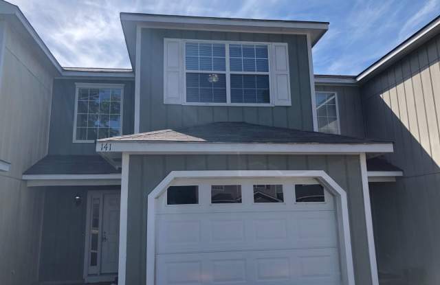 Foxhill Commons - Fresh Paint and New Flooring Throughout!!! Gallery 1