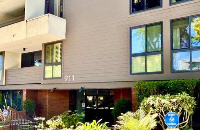 911 N Kings Rd photos photos