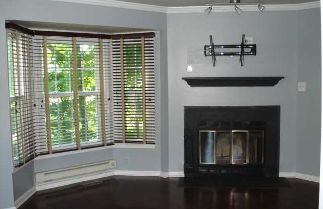 15078 MAPLE GLEN COURT Gallery 3