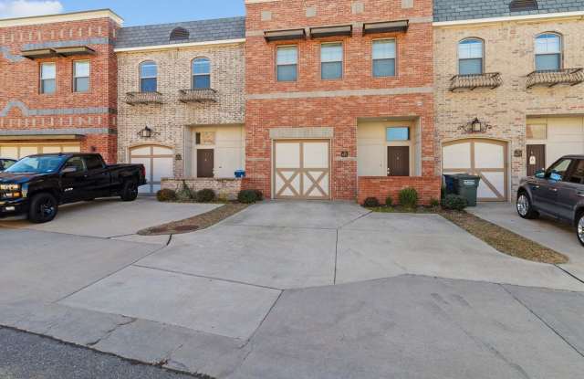 Gorgeous newer 2br 2.5ba Townhome!! photos photos