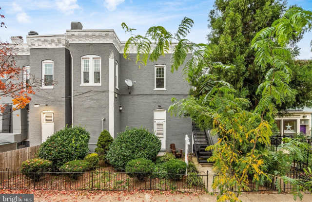 1101 C Street NE unit: B photos photos