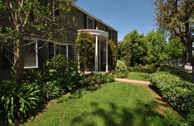 Stunning Colonial Revival in Bixby Knolls photos photos