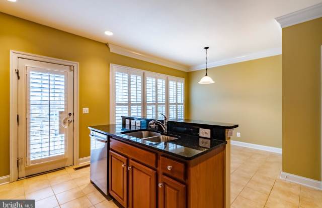43575 MCKAY TERRACE Gallery 3