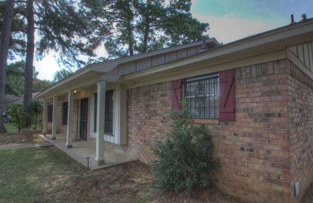 449 E Greenfield Dr Gallery 2