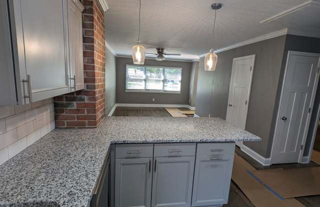 Renovated two bedroom garden duplex in Belmont Gallery 3