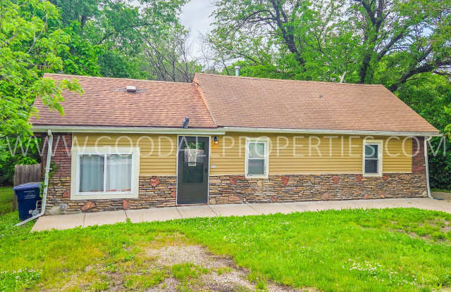 Charming 3-Bedroom, 1-Bath Home in Southwest Des Moines photos photos