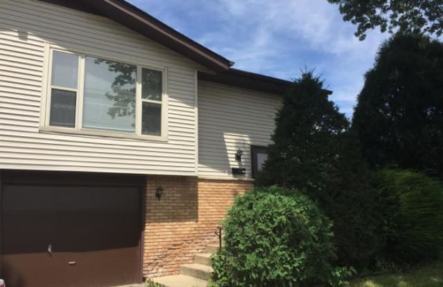 1620 Maple Lane - 1620 Maple Lane, Elgin, IL 60123