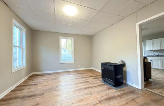 16 1/2 Winslow Street unit: 2 photos photos