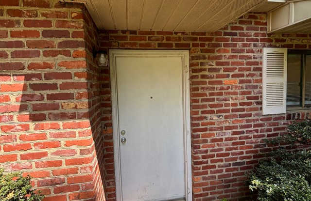 2 Bedrooms / 1.5 Bathrooms ~ Crossroads Area ~ photos photos