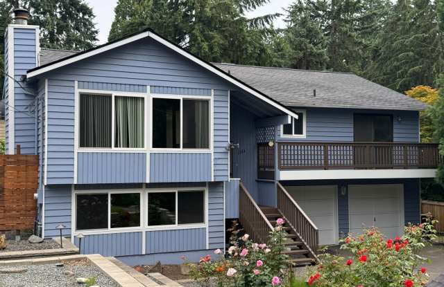 Quiet, N.Seattle neighborhood - duplex photos photos