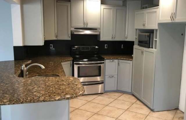 5531 Serene Drive Gallery 2