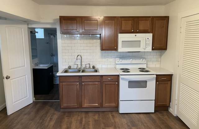 909 South College Street photos photos