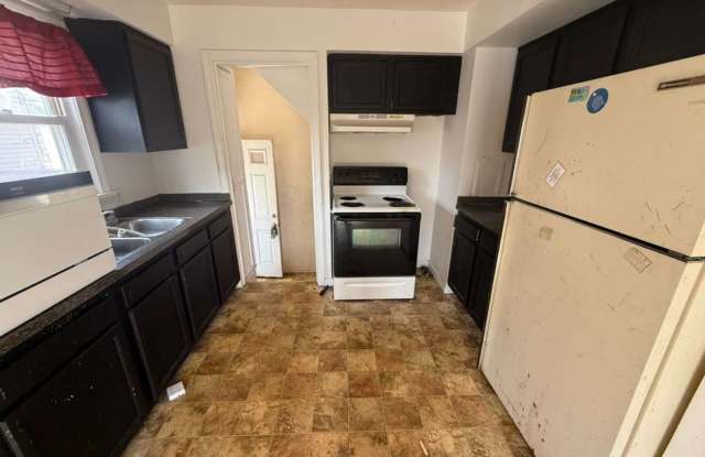 3-BED, 1 BATH BEAUTIFUL SINGLE- FAMILY HOME IN MAPLE HEIGHTS! photos photos