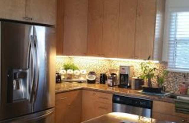 11525 S Van Ness Gallery 3