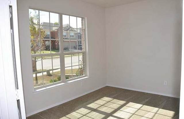 529 Twin Knoll Drive Gallery 3