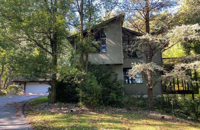 410 SHADY DELL ROAD Gallery 2