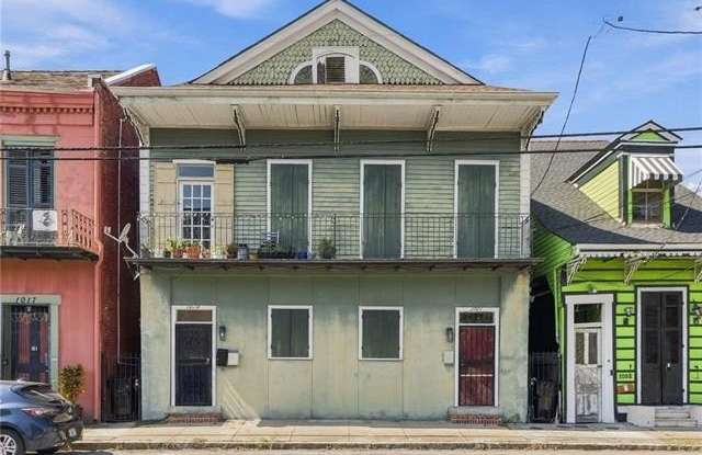 1021 HENRIETTE DELILLE Street Gallery 1