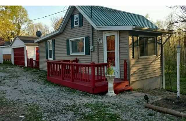 2 Bedroom House - 73 11th Street, Covington, IN 47932