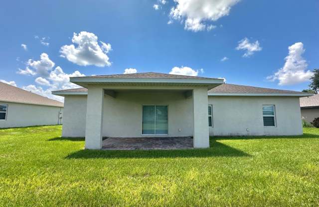 3 Bed + Den with 2 Baths & 2 Car Garage in Deep Creek! Gallery 3