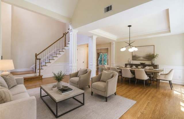 1167 Druid Walk Gallery 2